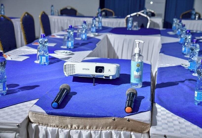 هتل North Coast Beach