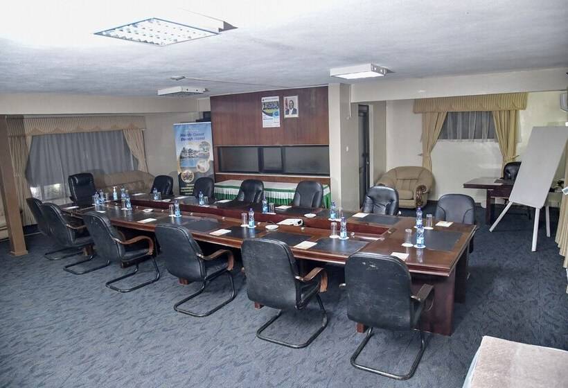 هتل North Coast Beach