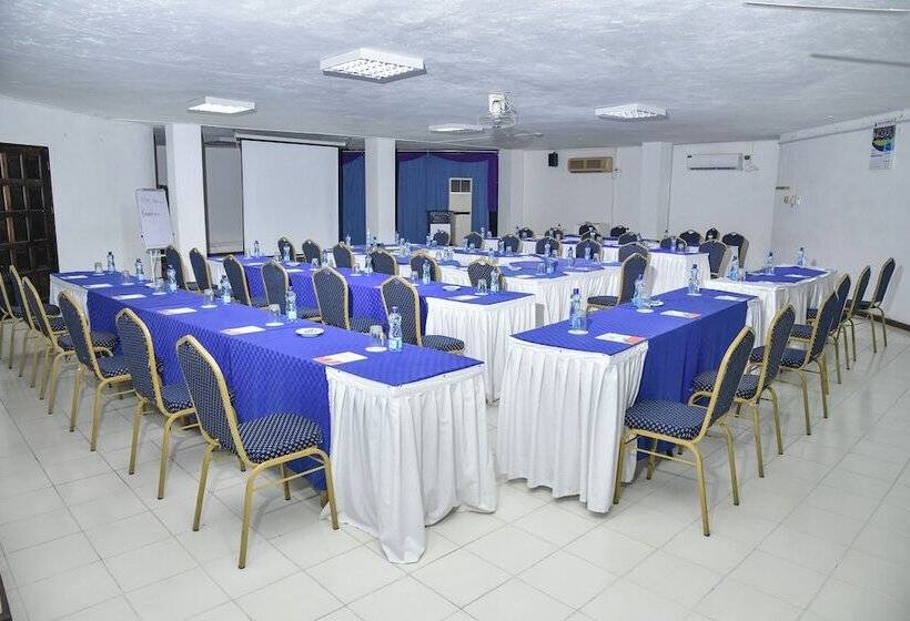 هتل North Coast Beach