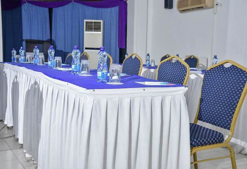 هتل North Coast Beach