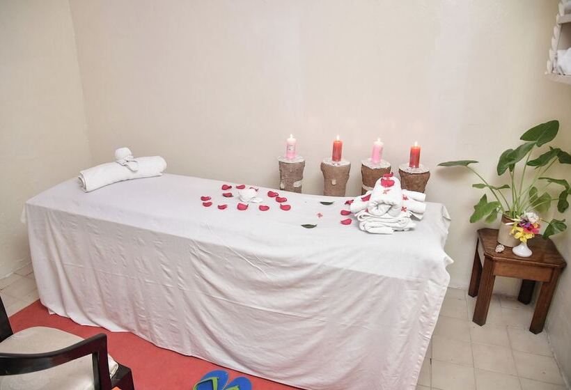 هتل North Coast Beach