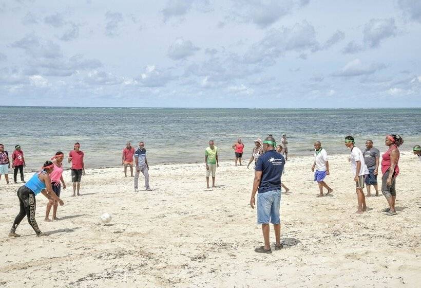 هتل North Coast Beach