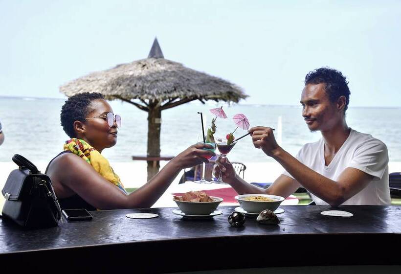 هتل North Coast Beach