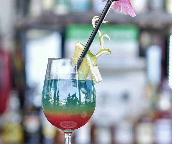 هتل North Coast Beach