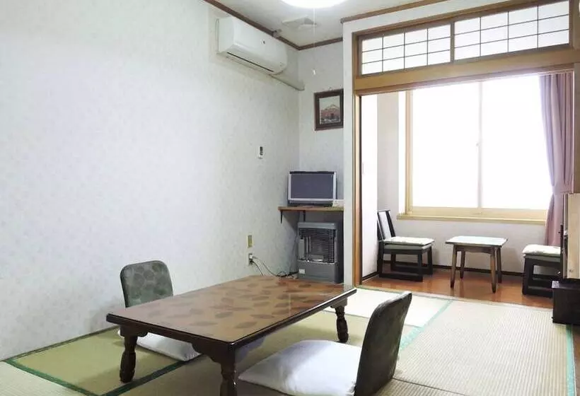 Kanesada Ryokan