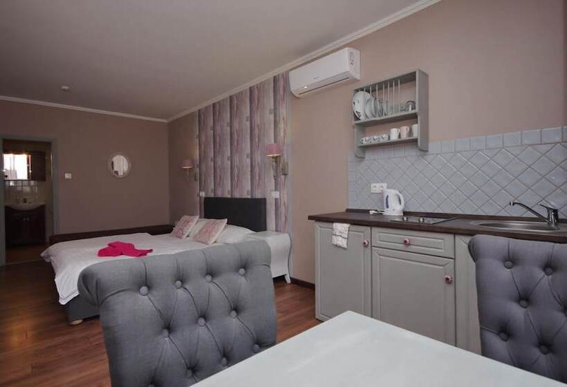 بنسيون Guest House Romantika Panzio