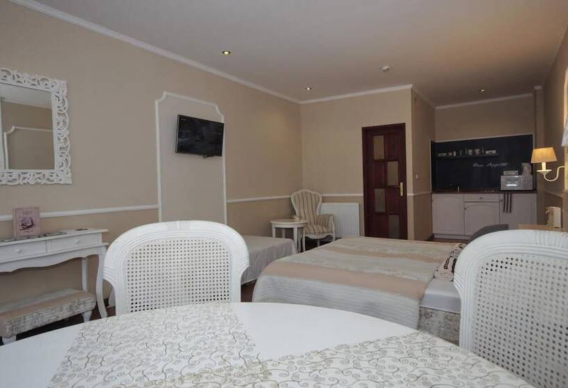 بنسيون Guest House Romantika Panzio