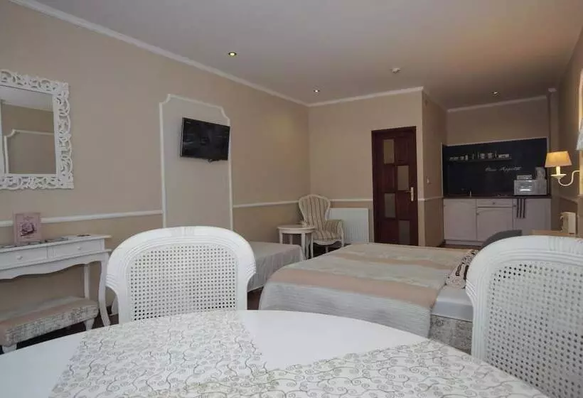 ペンション Guest House Romantika Panzio