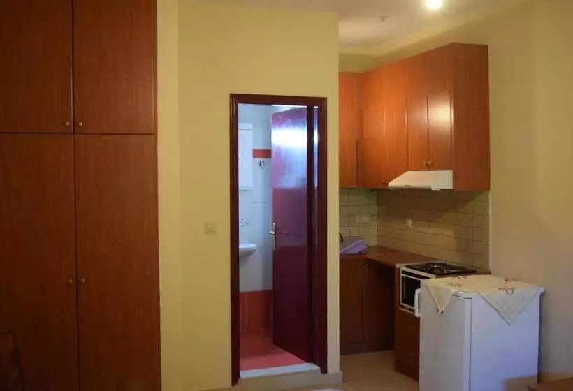 پانسیون To Agridi