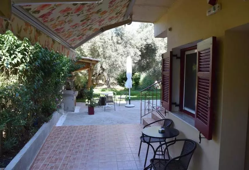 پانسیون To Agridi