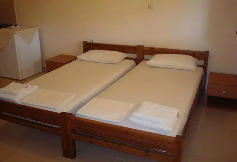 پانسیون To Agridi