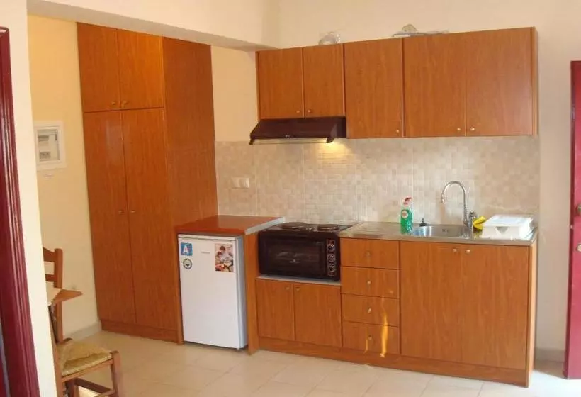 پانسیون To Agridi