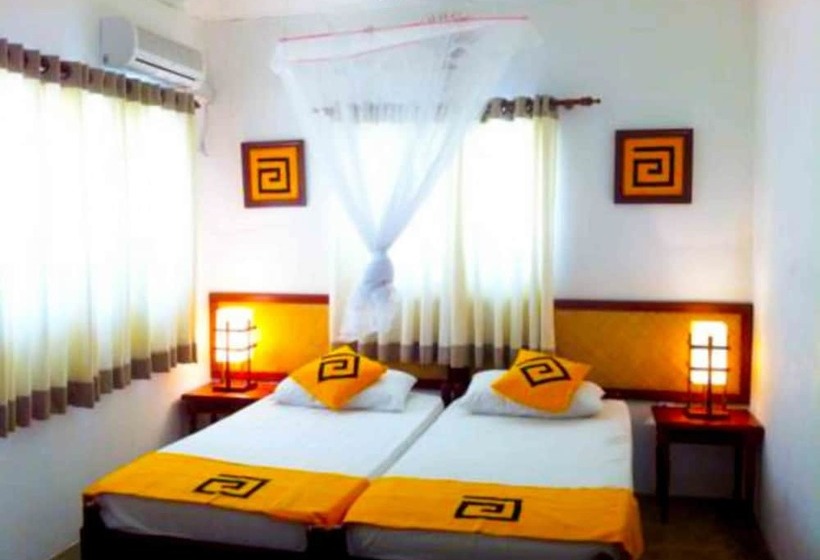 Yoho Lagoonside Holiday Bungalow