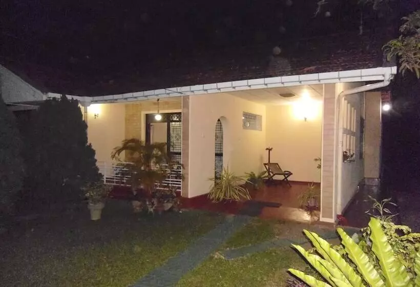 Mama S Villa By Taprobane   Hostel