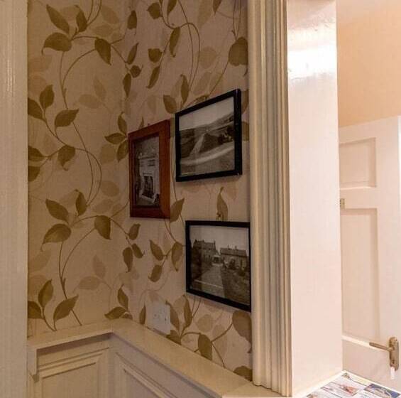 An Sean Ostan Apartments