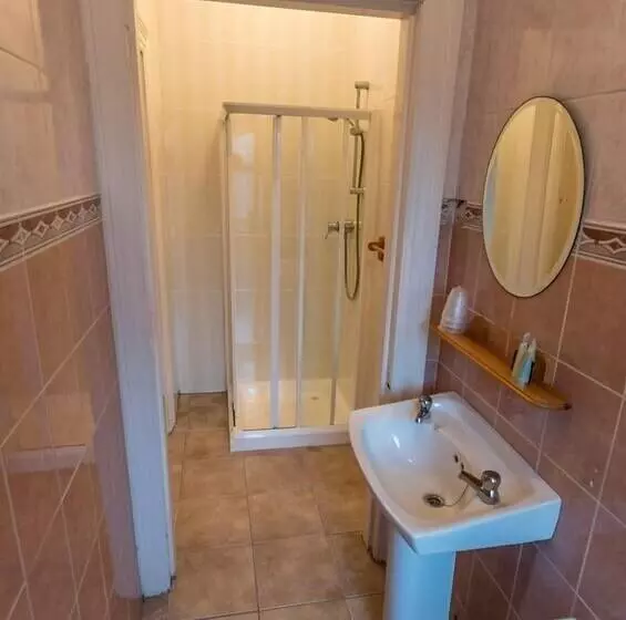 An Sean Ostan Apartments