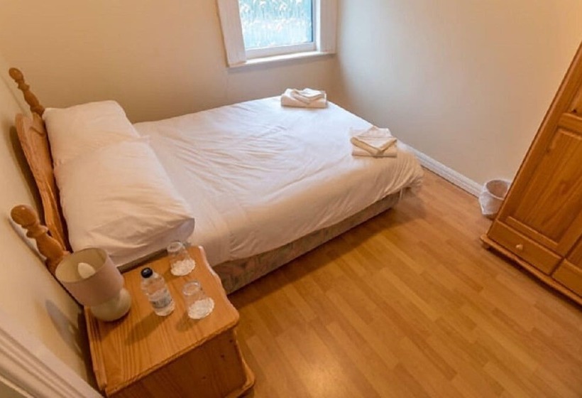 An Sean Ostan Apartments