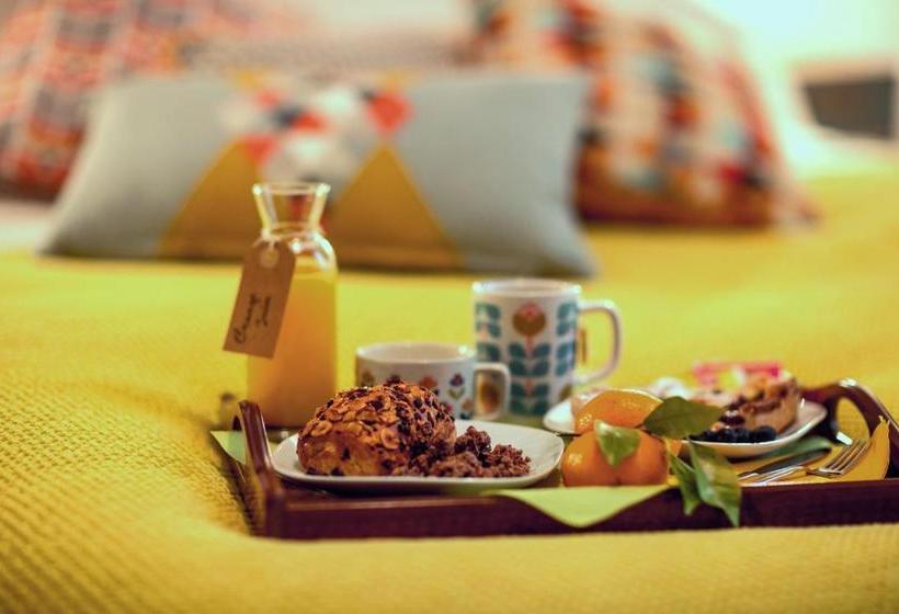 Bed and Breakfast Latte & Biscotti