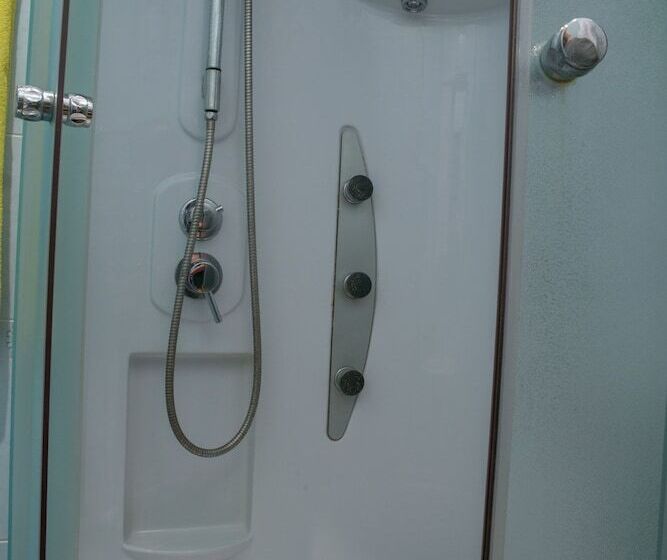 Guest House Seven Nights   Hostel