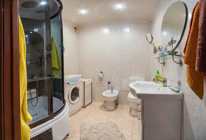 Guest House Seven Nights   Hostel