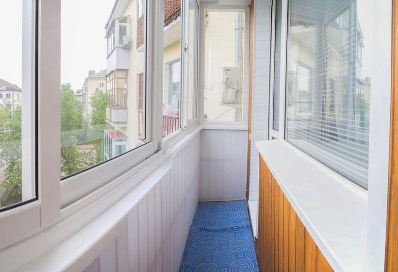 Guest House Seven Nights   Hostel