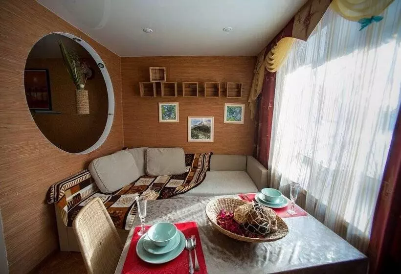 Guest House Seven Nights   Hostel