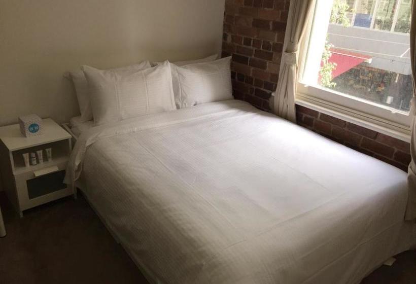 Hotel Astoria Space Pop Up