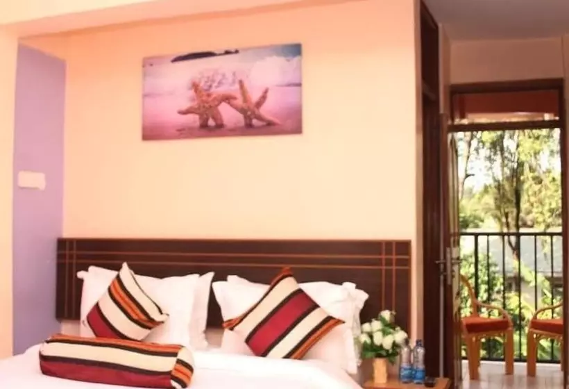 هتل Eleon Inn