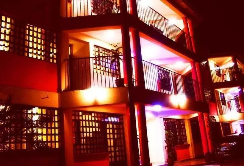 هتل Eleon Inn
