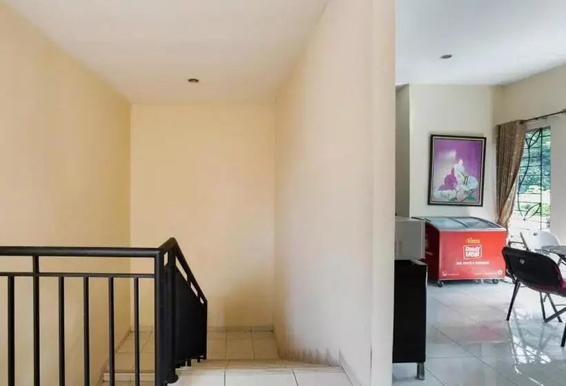 هتل Reddoorz Syariah Plus @ Wisma Bougenville Karawaci