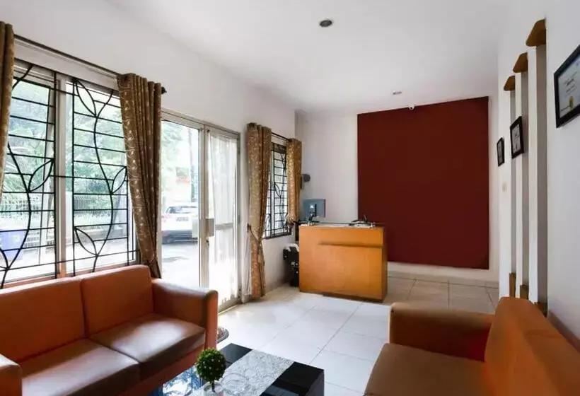 هتل Reddoorz Syariah Plus @ Wisma Bougenville Karawaci