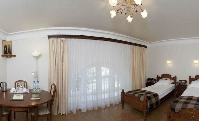 בית מלון כפרי The Old Monastery