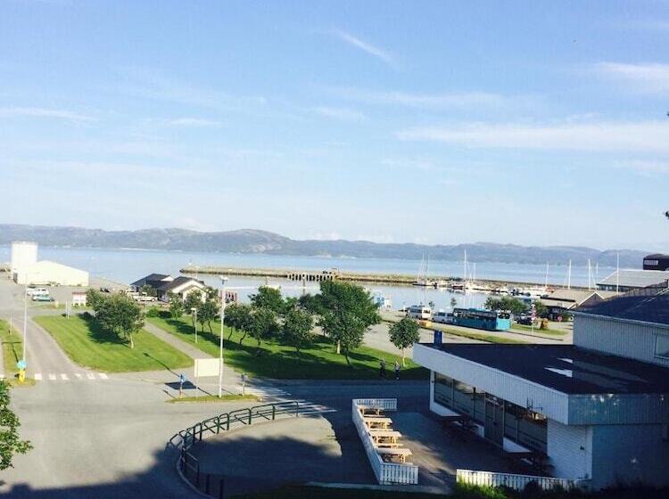 Pensió Brekstad Gjestehus As