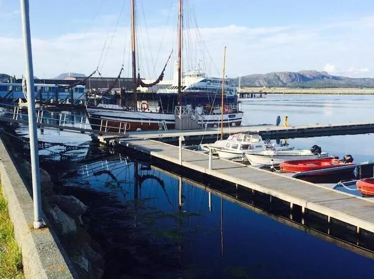 Majatalo Brekstad Gjestehus As