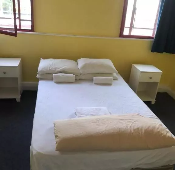 Retkeilymaja Criterion Art Deco Backpackers