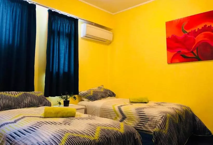 Retkeilymaja Criterion Art Deco Backpackers