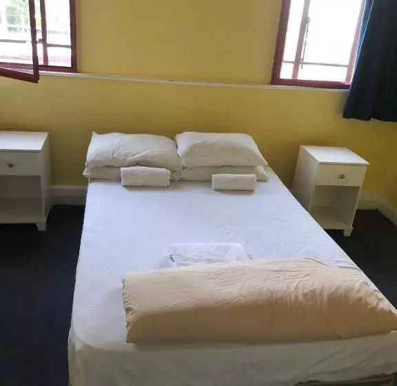 Retkeilymaja Criterion Art Deco Backpackers