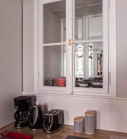 Bc7 Apartments