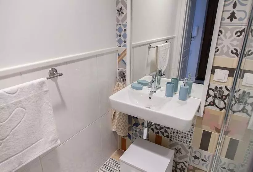 Bc7 Apartments