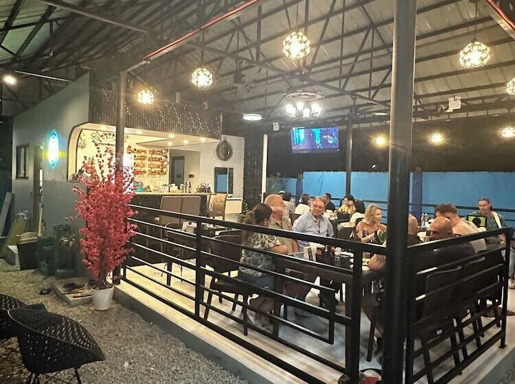 住宿加早餐  Blue Summer Suites