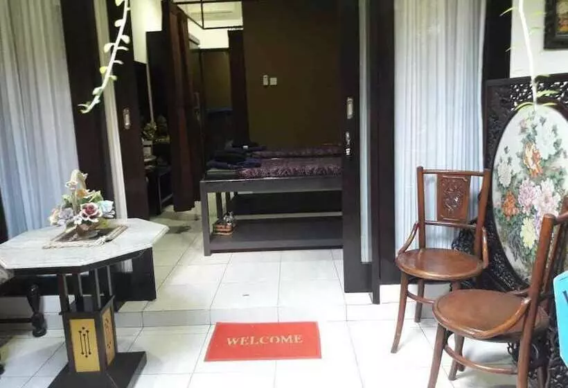 Aamiaismajoitus (B&B) Saraswati Serenity