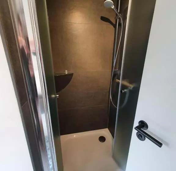 Hostelli Wirtshaus & Hotel Zur Alten Brauerei Zapf