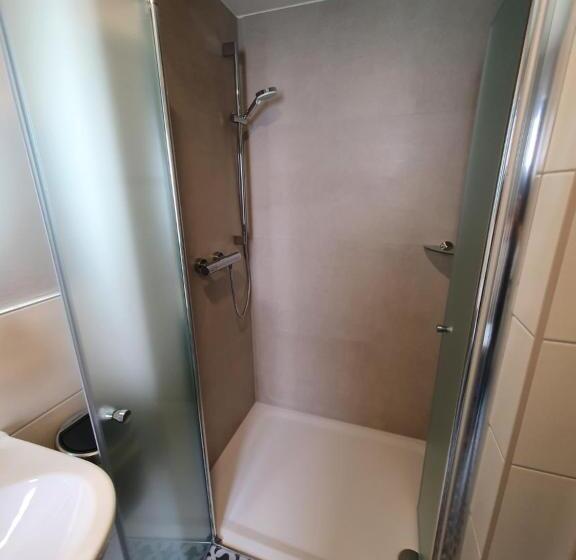 פונדק Wirtshaus & Hotel Zur Alten Brauerei Zapf