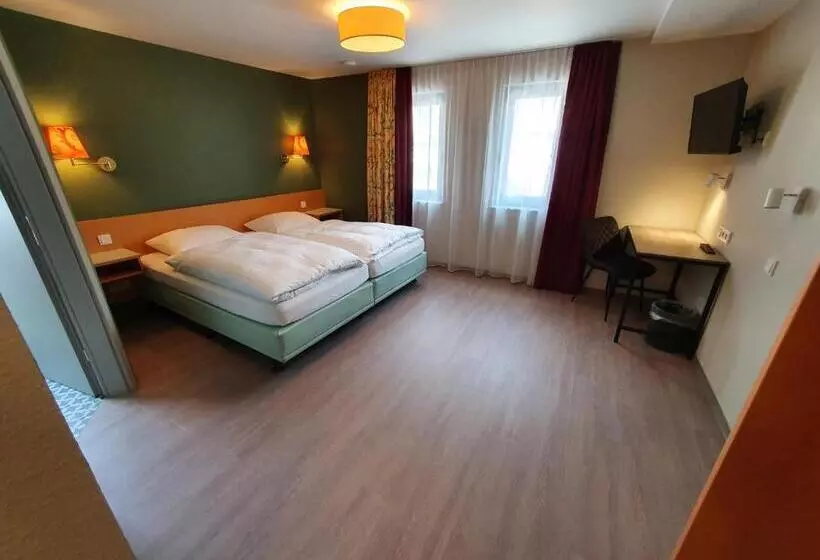 Hostelli Wirtshaus & Hotel Zur Alten Brauerei Zapf