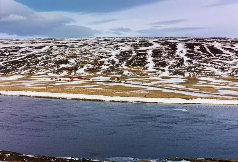 هتل Fljotsbakki Farm