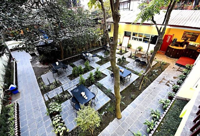 هتل Sapana Garden Thamel