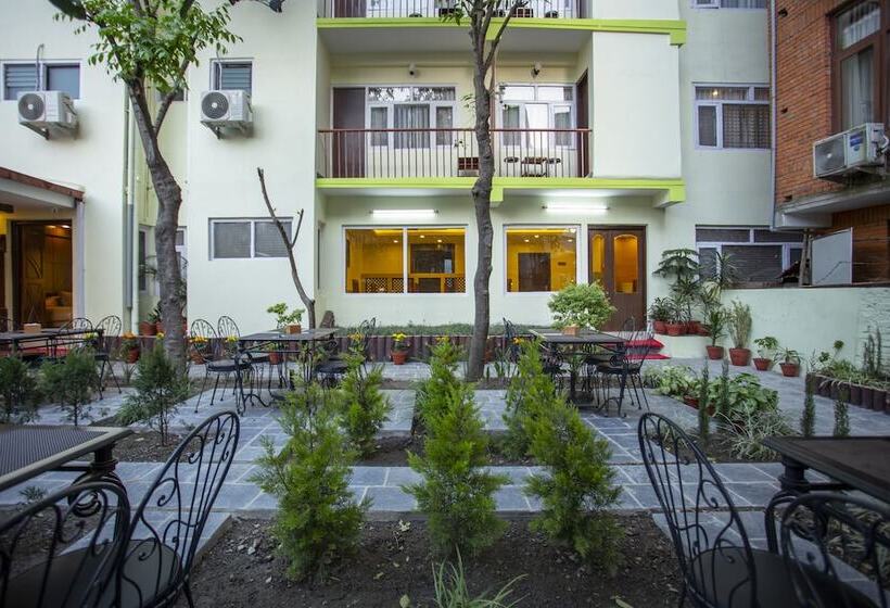 هتل Sapana Garden Thamel