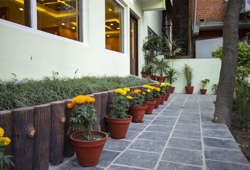 هتل Sapana Garden Thamel