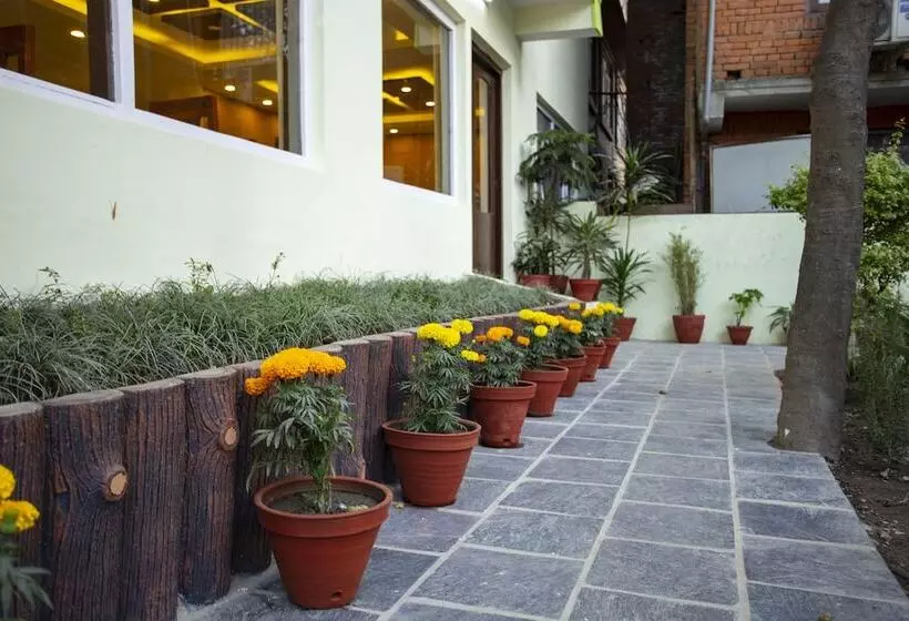 هتل Sapana Garden Thamel