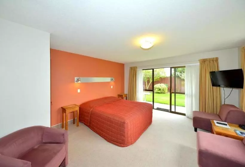 Middlepark Motel